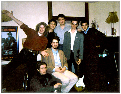 Группа -Evergreens- образца 1998 года. Среди музыкантов - Алексей Плющ, Михаил Трещалин и Антон Ким